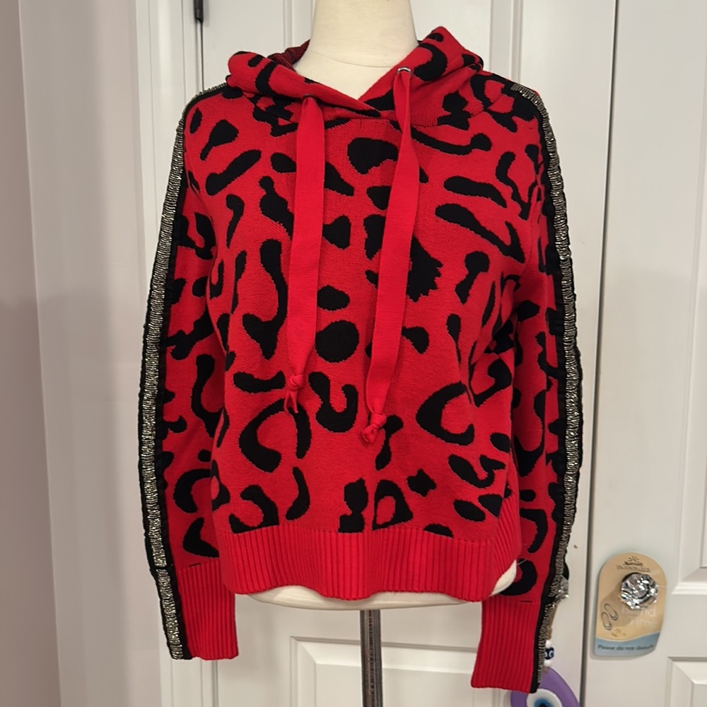 New! Sen sweatshirt in perfect condition